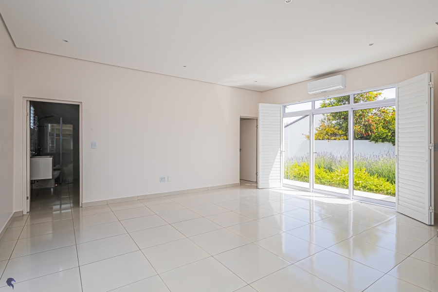 6 Bedroom Property for Sale in Country Club Western Cape